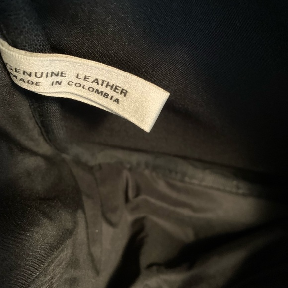 Vintage Convertible Leather Duffle / Messenger Bag | Made in Columbia - Picture 14 of 15